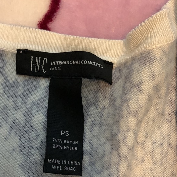 Blue White Pattern Cardigan - Picture 2 of 4